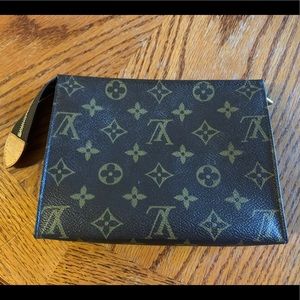 Louis Vuitton poche toilette 19 pouch bag monogram
